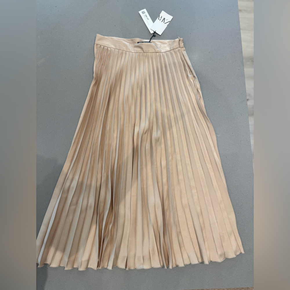 Elegant Pleated Skirt in Beige